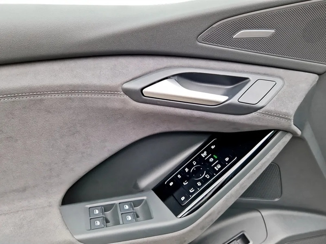 Audi Q6 Q6 e-tron 100 kWh Quattro - автомобили, коли, обяви за нови и употребявани 5