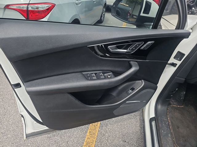 Audi Q7 MATRIX* DISTRONIK* BLACK OPTIC* BOSE* 7МЕСТА* ПАНО - автомобили, коли, обяви за нови и употребявани 13