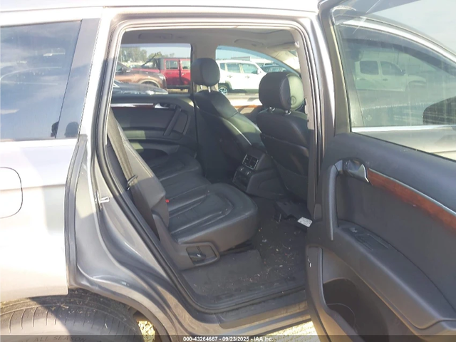 Audi Q7 3.0 TDI / PREMIUM PLUS / BOSE / ПОДГРЕВИ / - автомобили, коли, обяви за нови и употребявани 8