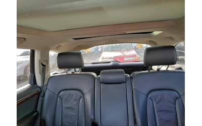 Audi Q7 Premium Plus / Автоматик / Кожен салон / Xenon / - автомобили, коли, обяви за нови и употребявани 9