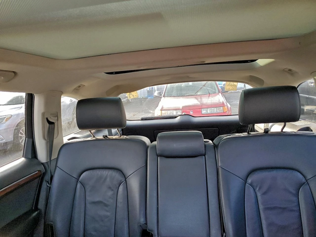 Audi Q7 Premium Plus / Автоматик / Кожен салон / Xenon / - автомобили, коли, обяви за нови и употребявани 9