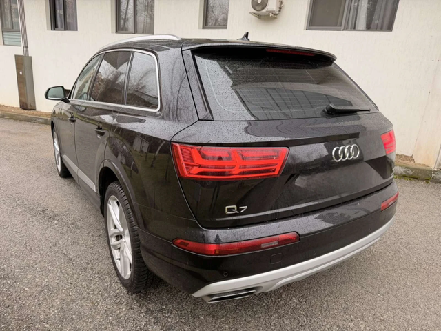 Audi Q7 3.0TDI / MATRIX - автомобили, коли, обяви за нови и употребявани 4