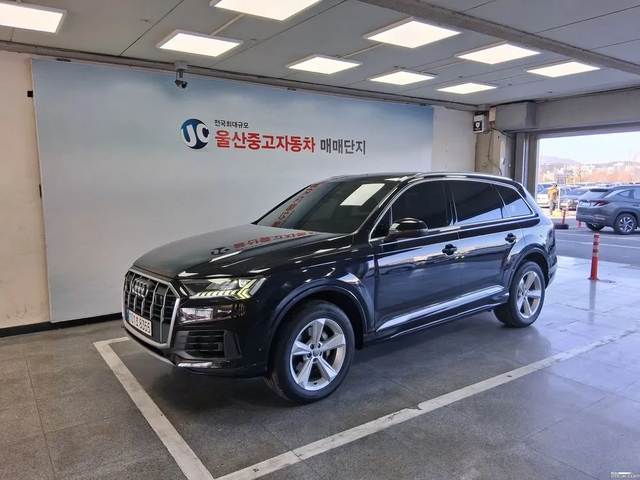 Audi Q7 MATRIX* DISTRONIK* PANO* ОБДУХ* КРАЙНА ЦЕНА - автомобили, коли, обяви за нови и употребявани 1