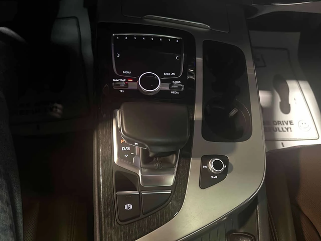 Audi Q7 * 2.0T Progressiv * ОБДУХВАНЕ * 360 * ПАНО * - автомобили, коли, обяви за нови и употребявани 8