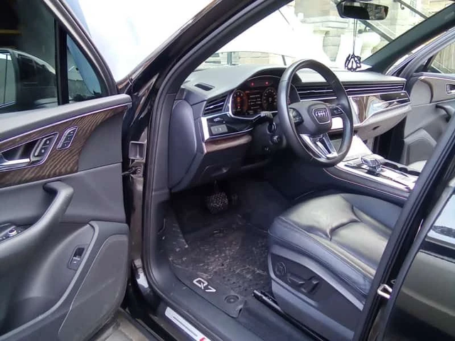Audi Q7 PROGRESSIV * 2 КЛЮЧА* ПОДГРЕВ* 360* ПАНОРАМА* - автомобили, коли, обяви за нови и употребявани 4