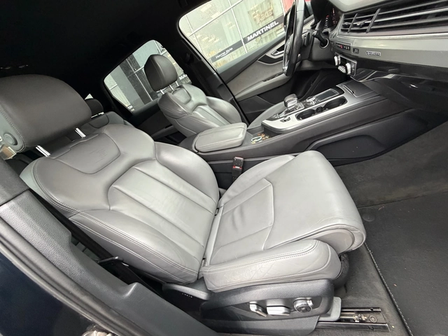 Audi Q7 Sline* Plus* 3.0TDI* 7места* УНИКАТ - автомобили, коли, обяви за нови и употребявани 7