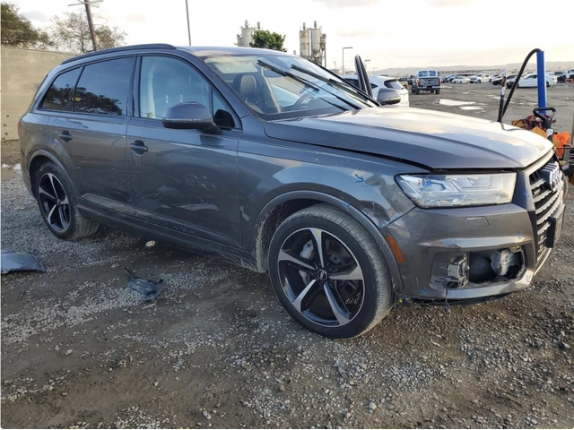 Audi Q7 АВТОКРЕДИТ* МАСАЖИ* ОБДУХВАНЕ* SHADOW LINE* - автомобили, коли, обяви за нови и употребявани 3