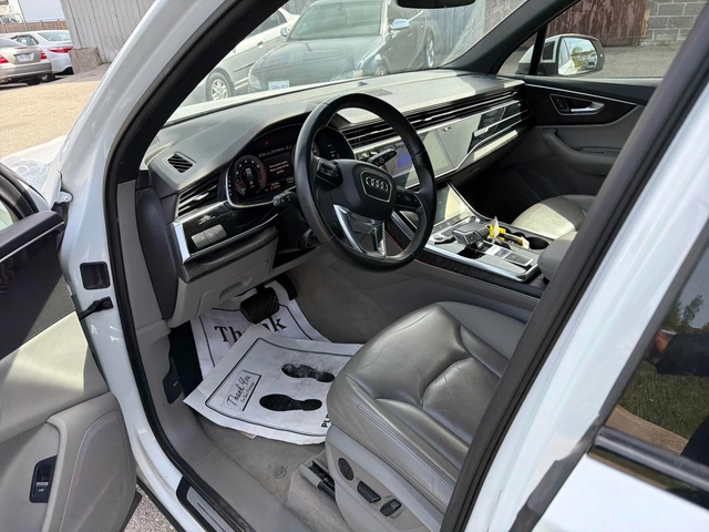 Audi Q7 S LINE * 7 МЕСТЕН * СЕРВИЗНА ИСТОРИЯ * CARFAX * - автомобили, коли, обяви за нови и употребявани 6