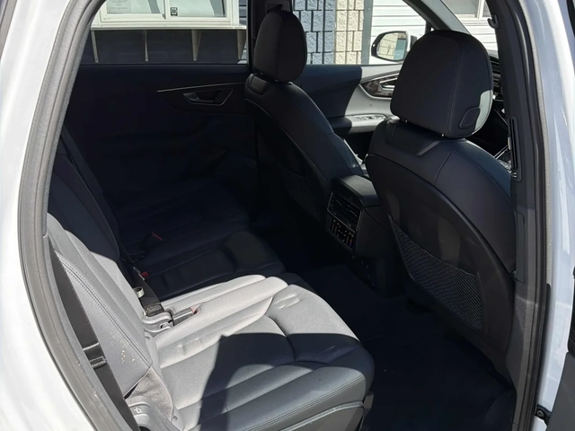 Audi Q7 Progressiv * Keyless * CARFAX * АВТО КРЕДИТ * - автомобили, коли, обяви за нови и употребявани 9