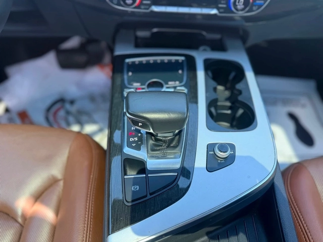Audi Q7 3.0 TFSI quattro Premium Plus | 7 места | Панорама - автомобили, коли, обяви за нови и употребявани 10
