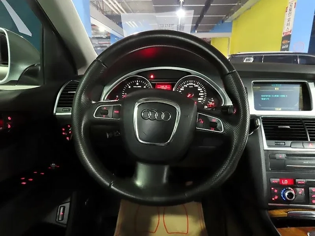 Audi Q7 3.0 TDI Quattro - автомобили, коли, обяви за нови и употребявани 10