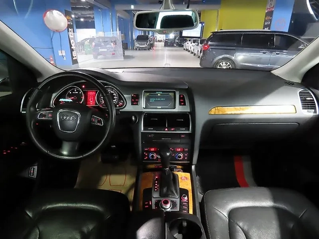 Audi Q7 3.0 TDI Quattro - автомобили, коли, обяви за нови и употребявани 4