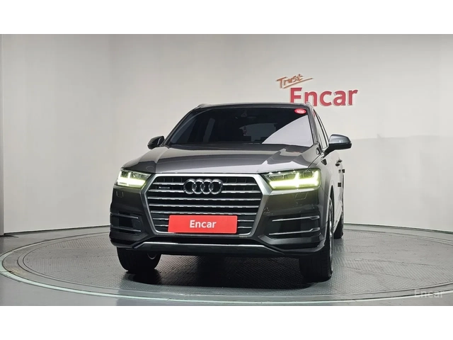 Audi Q7 45 TFSI Quattro * Панорама - автомобили, коли, обяви за нови и употребявани 1