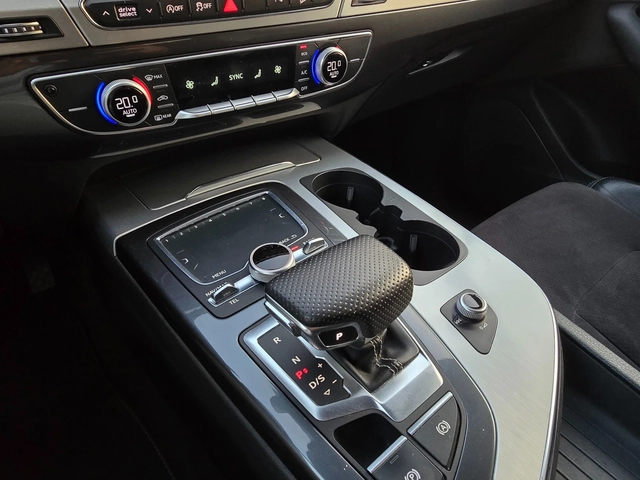 Audi Q7 3.0tdi* S line* Quattro - автомобили, коли, обяви за нови и употребявани 14
