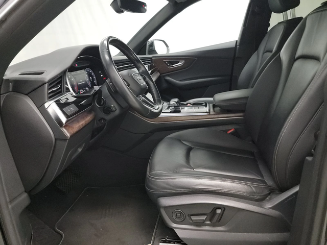 Audi Q8 PREMIUM / ДИГИТАЛНО ТАБЛО / ПАНОРАМА - автомобили, коли, обяви за нови и употребявани 6