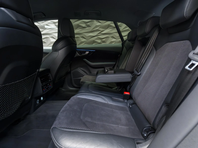 Audi Q8 50TDI Quattro S-line* 360 Cam* Bang&Olufsen* HuD* - автомобили, коли, обяви за нови и употребявани 4