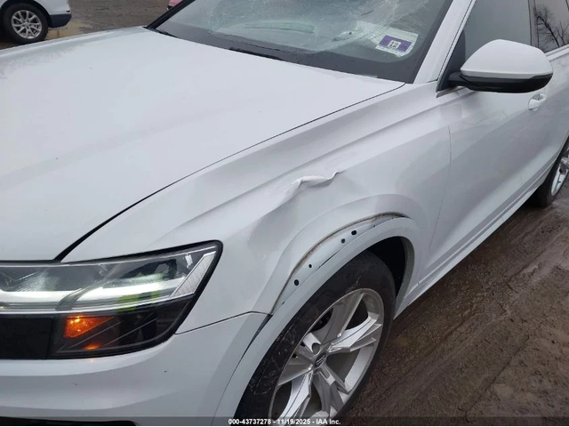 Audi Q8 55 TFSI PREMIUM - автомобили, коли, обяви за нови и употребявани 5