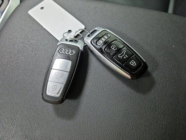 Audi Q8 Progressiv* Quattro* Pan/Roof* Apple carplay* Keyl - автомобили, коли, обяви за нови и употребявани 13