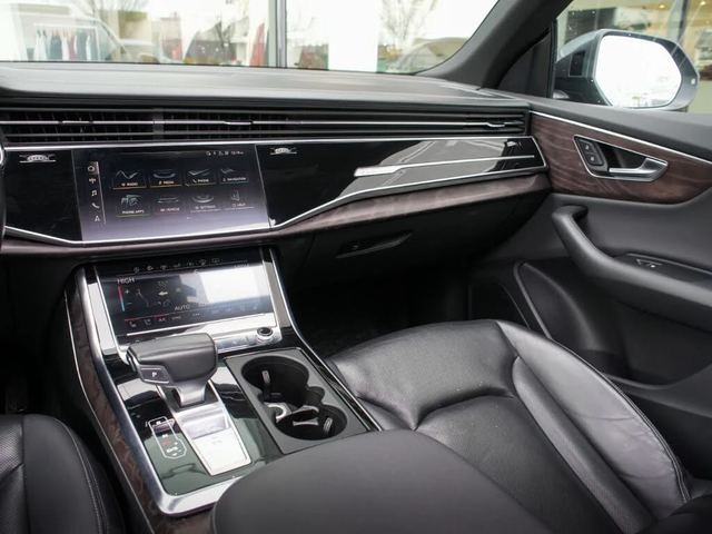 Audi Q8 QUATTRO * TECHNIK * PANO * М.ТОЧКА * ПОДГРЕВ - автомобили, коли, обяви за нови и употребявани 13