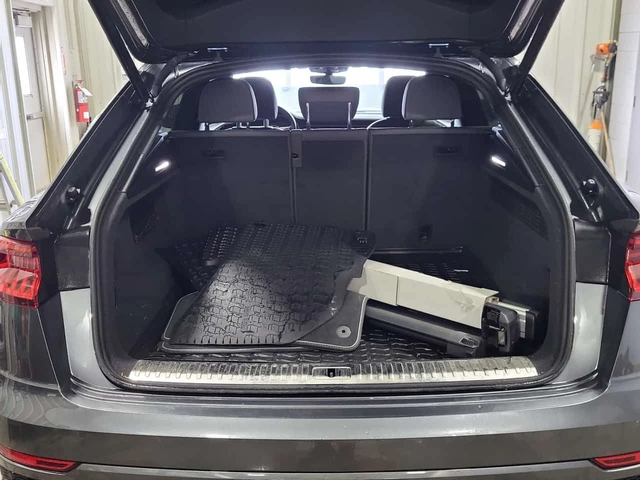 Audi Q8 55TFSI S-Line * PROGRESSIV * CARFAX * 35k km! * - автомобили, коли, обяви за нови и употребявани 12