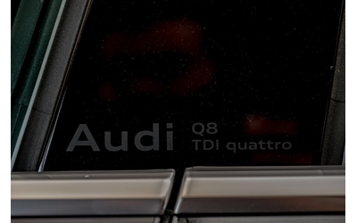 Audi Q8 50TDI/Sline/Камера/Подгрев - автомобили, коли, обяви за нови и употребявани 8