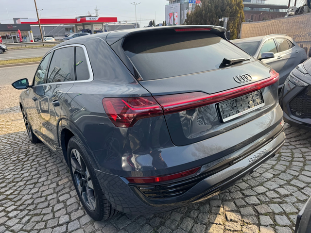 Audi Q8 E-tron 55 - автомобили, коли, обяви за нови и употребявани 2