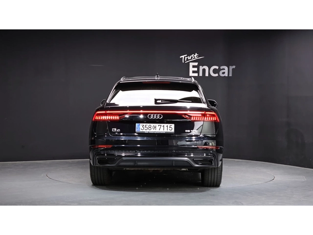 Audi Q8 55 TFSI quattro Premium - автомобили, коли, обяви за нови и употребявани 3