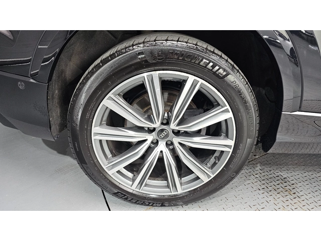 Audi Q8 55 TFSI quattro Premium - автомобили, коли, обяви за нови и употребявани 4