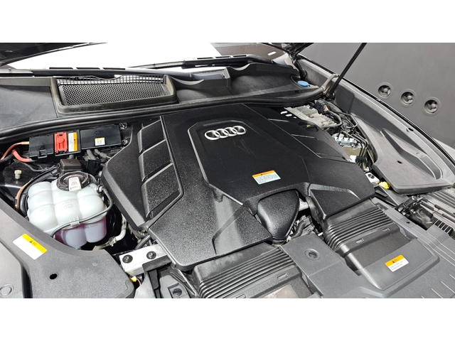 Audi Q8 55 TFSI quattro Premium - автомобили, коли, обяви за нови и употребявани 5