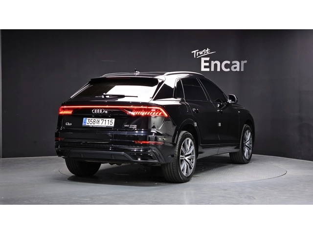 Audi Q8 55 TFSI quattro Premium - автомобили, коли, обяви за нови и употребявани 1