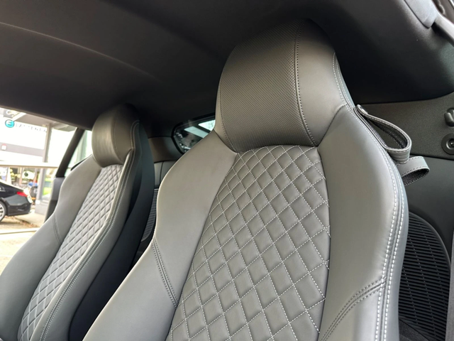 Audi R8 5.2 quattro - автомобили, коли, обяви за нови и употребявани 11