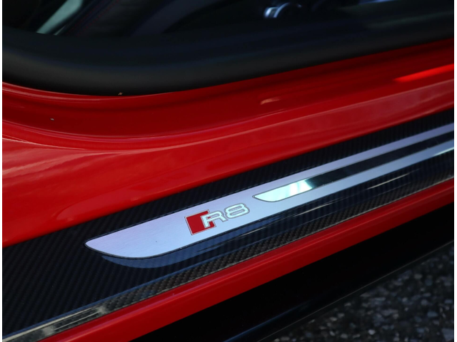 Audi R8 5.2FSI/PERFORMANCE/Carbon/Камера/Bang&Olufsen - автомобили, коли, обяви за нови и употребявани 15