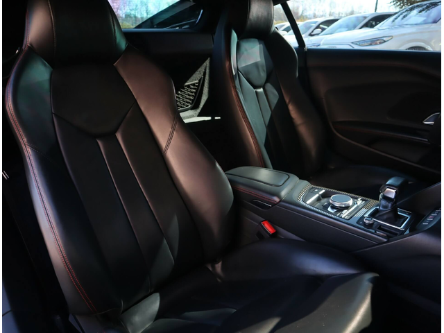 Audi R8 5.2FSI/PERFORMANCE/Carbon/Камера/Bang&Olufsen - автомобили, коли, обяви за нови и употребявани 7