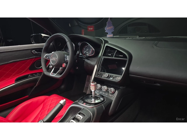 Audi R8 5.2 V10 SPIDER* ЧЕРВЕНА КОЖА* ПОДГРЕВ* КАМЕРА - автомобили, коли, обяви за нови и употребявани 6