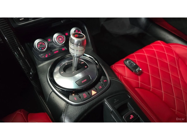Audi R8 5.2 V10 SPIDER* ЧЕРВЕНА КОЖА* ПОДГРЕВ* КАМЕРА - автомобили, коли, обяви за нови и употребявани 8