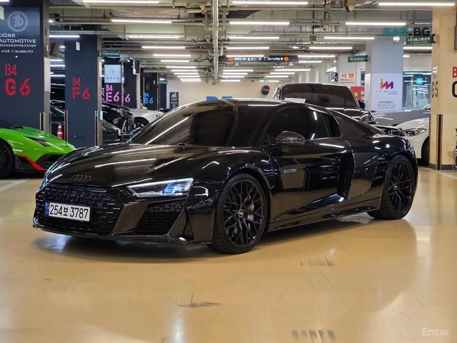 Audi R8 5.2 V10 Plus Coupe - автомобили, коли, обяви за нови и употребявани 0