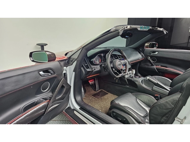 Audi R8 5.2 V10 SPIDER* КОЖА* ПОДГРЕВ* КАМЕРА - автомобили, коли, обяви за нови и употребявани 8