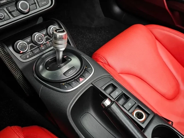 Audi R8 - автомобили, коли, обяви за нови и употребявани 8