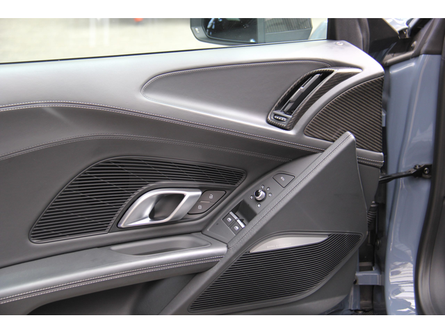 Audi R8 Perfomance/V10/Bang&Olufsen/Audi Keramik/Carbon - автомобили, коли, обяви за нови и употребявани 9