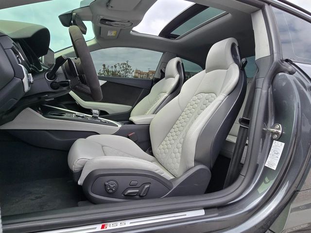 Audi Rs5 RS5* Bang&Olufsen* Pano* Massage* Evropeiska* - автомобили, коли, обяви за нови и употребявани 8