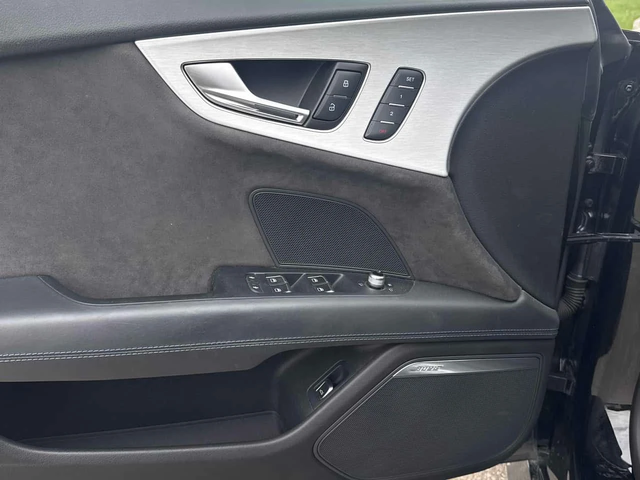 Audi Rs7 Performance / Akrapovic / ВСИЧКИ ЕКСТРИ - автомобили, коли, обяви за нови и употребявани 12
