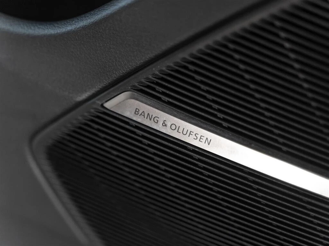 Audi RSQ8 CARBON С РЕГИСТРАЦИЯ & АВТО КРЕДИТ - автомобили, коли, обяви за нови и употребявани 12