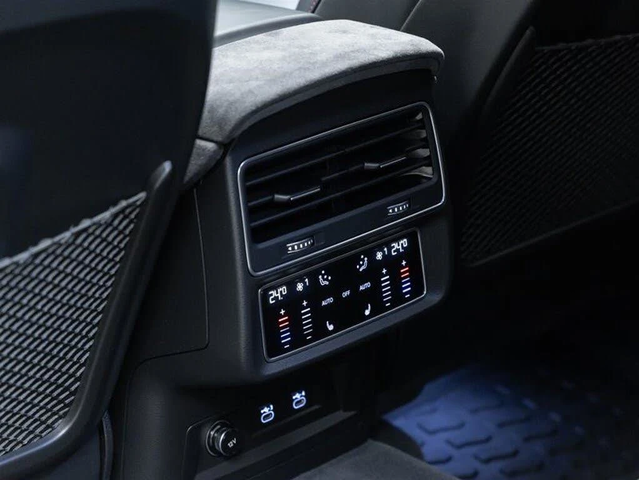 Audi RSQ8 * АвтоКредит * (ЦЕНА ДО БГ) - автомобили, коли, обяви за нови и употребявани 15