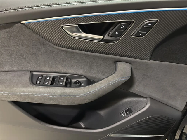 Audi RSQ8 4.0Т* AвтоКредит * (ЦЕНА ДО БГ) - автомобили, коли, обяви за нови и употребявани 8