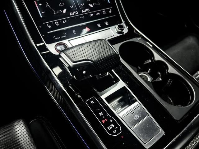 Audi RSQ8 4.0Т* AвтоКредит * (ЦЕНА ДО БГ) - автомобили, коли, обяви за нови и употребявани 11