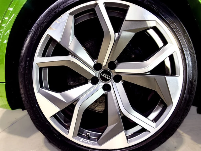 Audi RSQ8 4.0Т* AвтоКредит * (ЦЕНА ДО БГ) - автомобили, коли, обяви за нови и употребявани 5