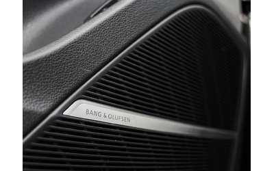 Audi RSQ8 4.0Т* AвтоКредит * (ЦЕНА ДО БГ) - автомобили, коли, обяви за нови и употребявани 10