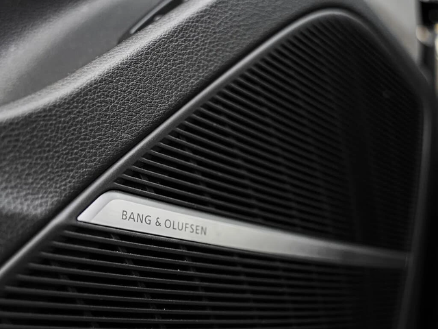 Audi RSQ8 4.0Т* AвтоКредит * (ЦЕНА ДО БГ) - автомобили, коли, обяви за нови и употребявани 10