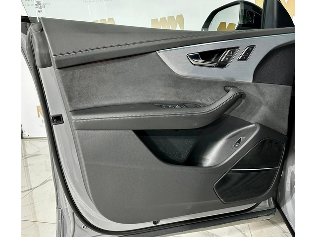 Audi RSQ8 QUATTRO* HuD* PANO* B&O* MATRIX - автомобили, коли, обяви за нови и употребявани 8