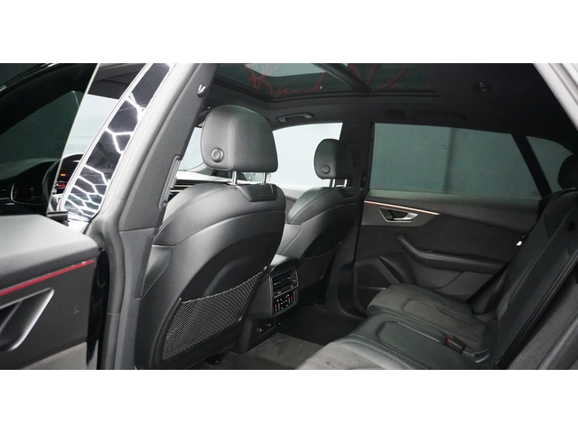 Audi RSQ8 RSQ8 4.0 Quattro - автомобили, коли, обяви за нови и употребявани 7